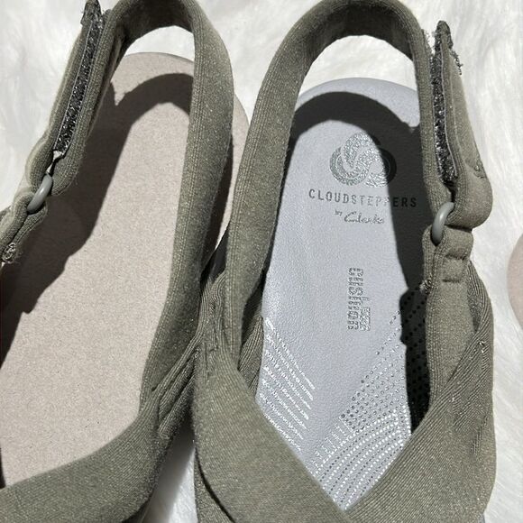 Cloudsteppers by Clarks Arla Belle Sandal  Size 6W.  B82 - Picture 10 of 10